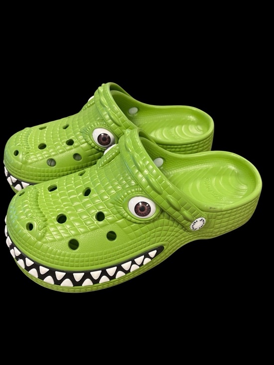 Shoes - Green Crocodile Cartoon Clogs | Fun Novelty Slip-Ons 🐊
